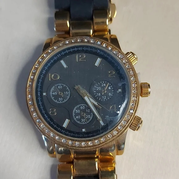 Mark. Watch - Picture 2 of 3